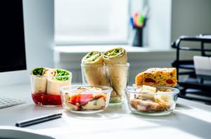 Imagem para o artigo: 7 Lanches Rápidos e Baratos para Turbinar seu Dia de Trabalho