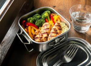 Imagem para o artigo: Marmita Fit: 7 Receitas Fáceis e Nutritivas Para o Seu Almoço